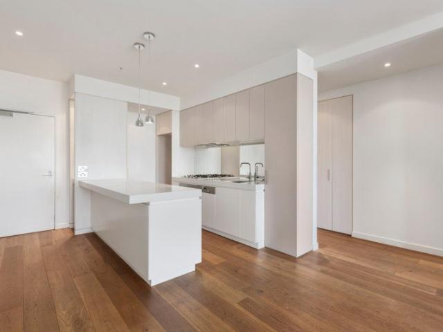 2 BEDROOM APARTMENT IN SOUGHT AFTER BLOCK WITH LARGE BALCONY