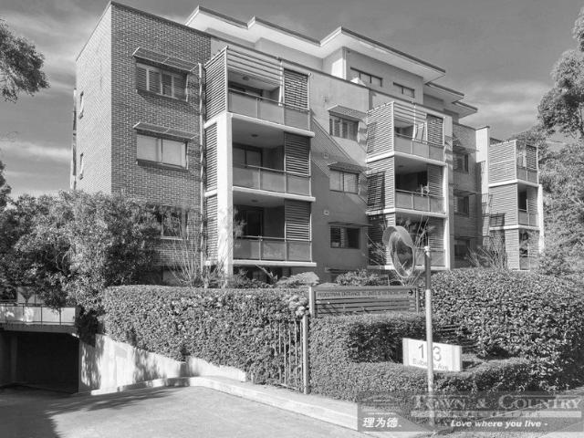 2 bedroom apartment in sought after location