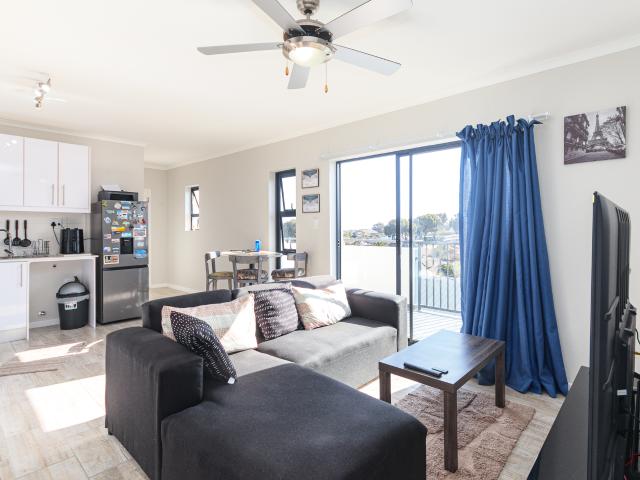 2 Bedroom Apartment in Table View