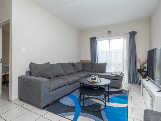 2 Bedroom Apartment in The Block, Bellville Available!