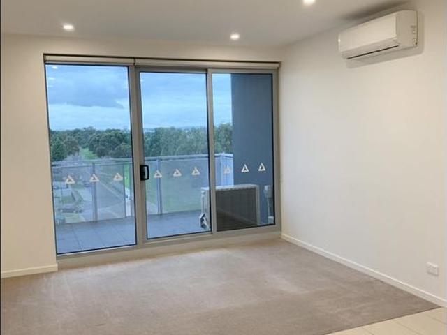 2 Bedroom Apartment in the Heart of Roxburgh Park!