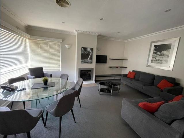2 Bedroom apartment in the Heart of St Kilda w parking and fitness centre