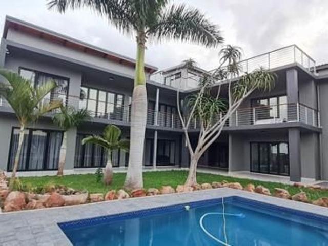 2 Bedroom Apartment in Umhlanga Rocks
