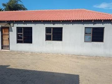 2 Bedroom Apartment in Van Riebeeck Park
