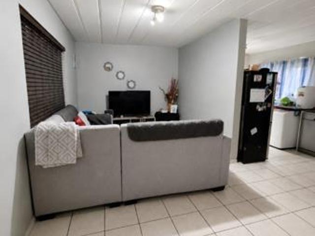 2 Bedroom Apartment in Vanderbijlpark SE