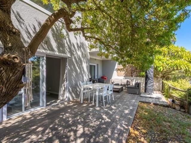 2 Bedroom Apartment in Vredehoek