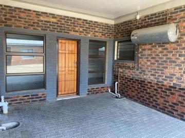 2 Bedroom Apartment in Vryburg
