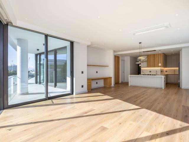 2 Bedroom Apartment in Waterfront