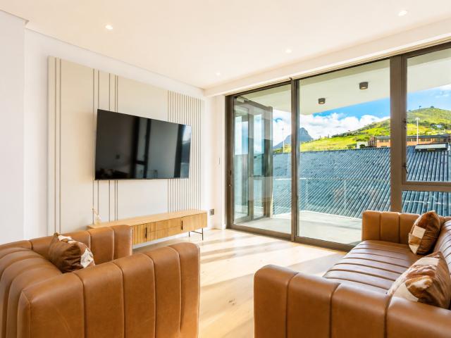 2 Bedroom Apartment in Waterfront