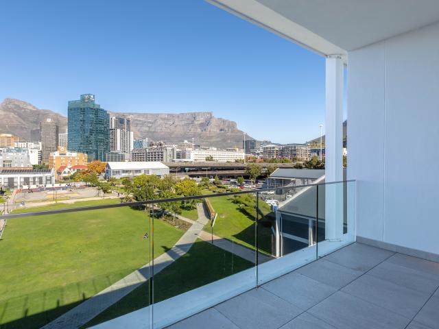 2 Bedroom Apartment in Waterfront