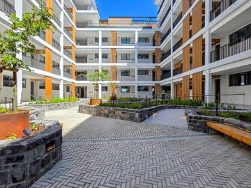 2 Bedroom Apartment in Waterfront