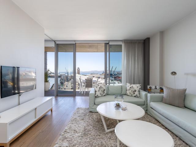 2 Bedroom Apartment in Waterfront