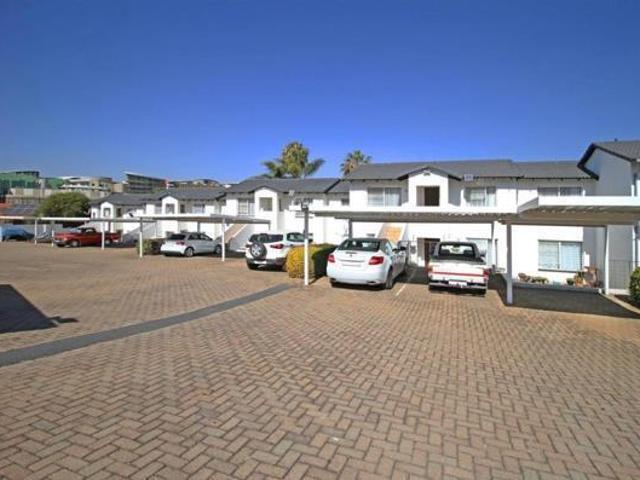 2 Bedroom Apartment in Weltevreden Park