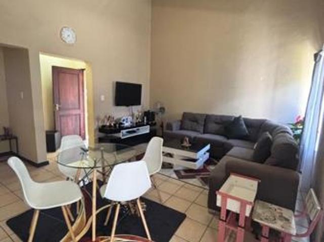 2 Bedroom Apartment in White River Ext 18