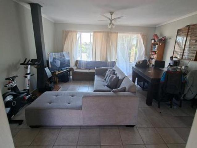 2 Bedroom Apartment in Zwartkop