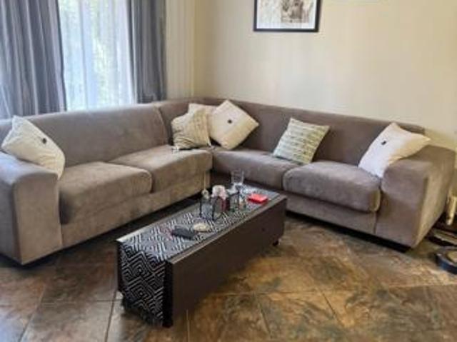 2 Bedroom Apartment in Zwartkop