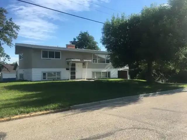 2 Bedroom Apartment Innisfail AB 105877563