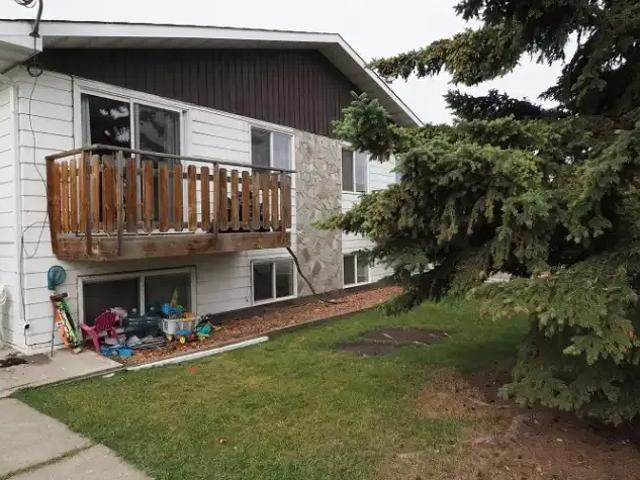 2 Bedroom Apartment Innisfail AB 105150839