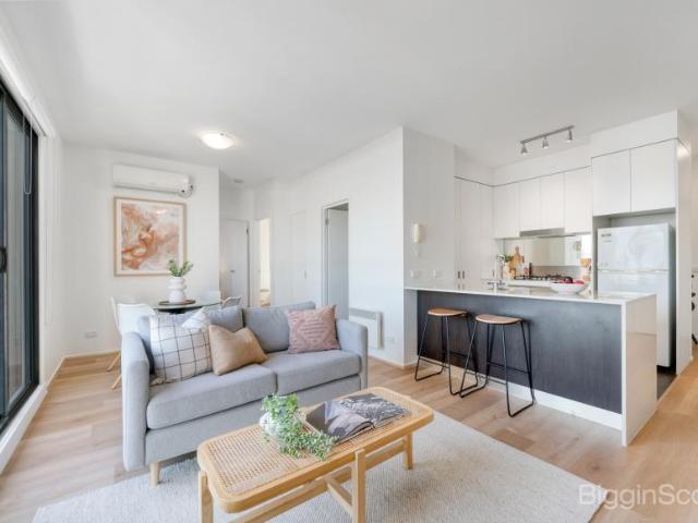 2 Bedroom Apartment Kensington VIC 101581035