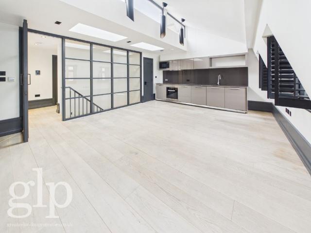 2 Bedroom Apartment, King Street, London, Covent garden, WC2E