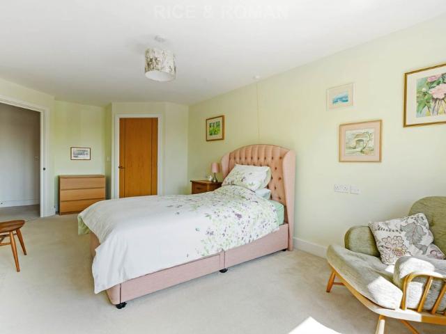 2 Bedroom Apartment, Kings Place – Fleet