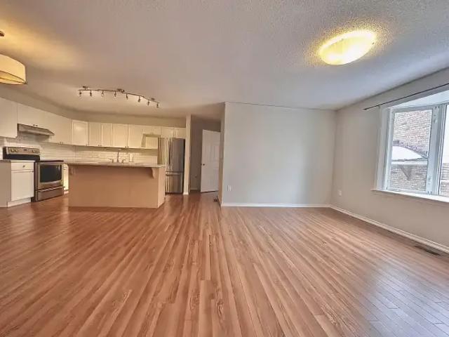 2 Bedroom Apartment Kingston ON 103879242