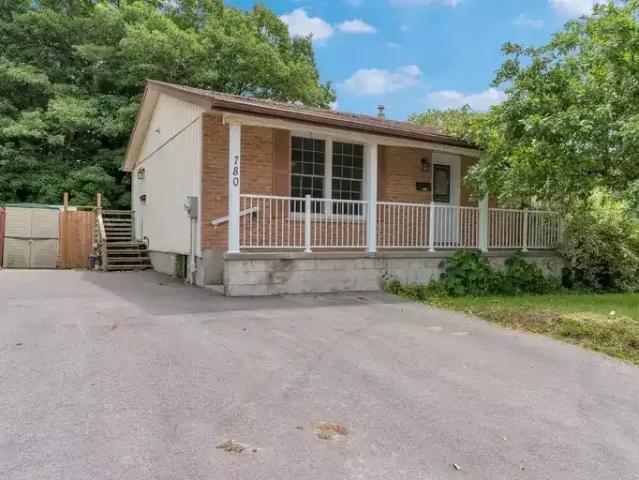 2 Bedroom Apartment Kingston ON 103879225
