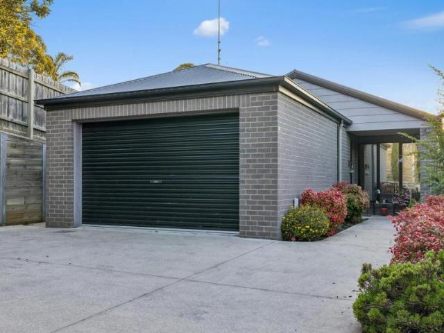 2 Bedroom Apartment Korumburra VIC 105934108