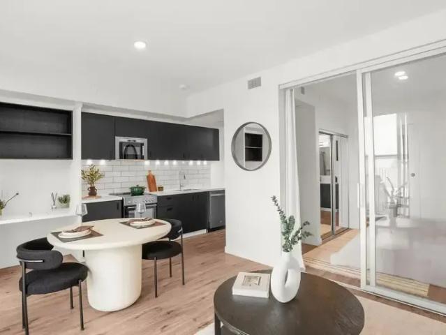 2 Bedroom Apartment Lucan ON LS94834051