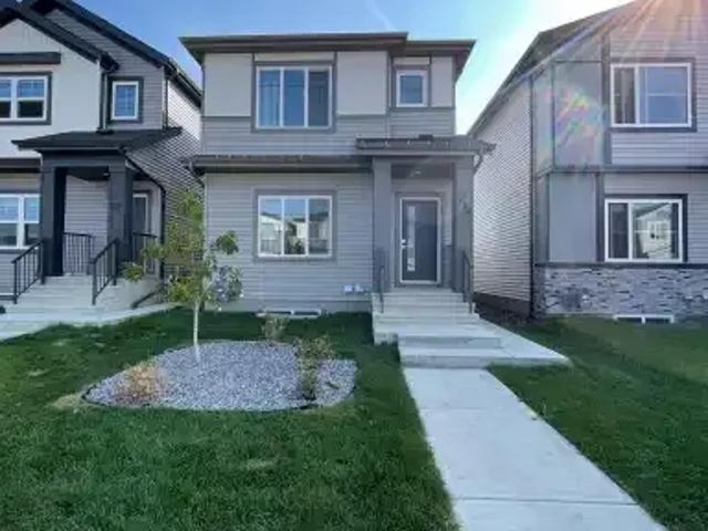 2 Bedroom Apartment Leduc AB LS105047420