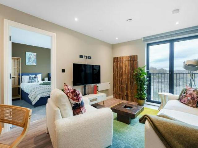 2 Bedroom Apartment Leeds Leeds 86225787