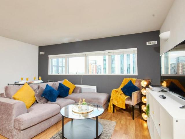 2 Bedroom Apartment Leeds Leeds 95114115