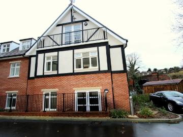 2 Bedroom Apartment Let in Purley