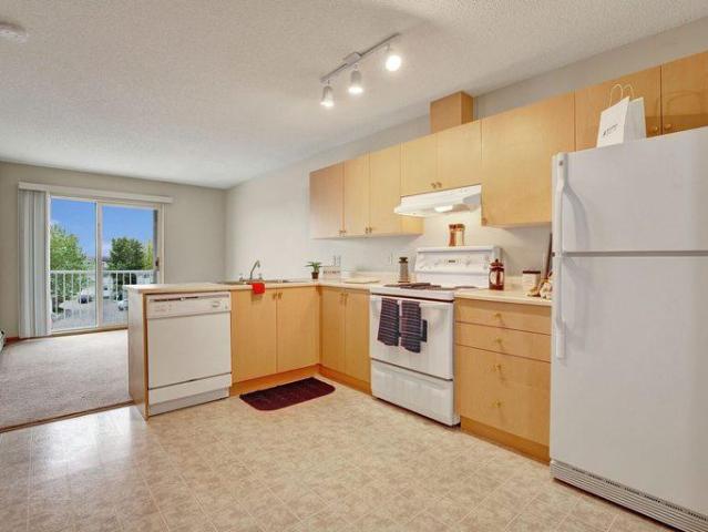2 Bedroom Apartment Lethbridge AB 93025741