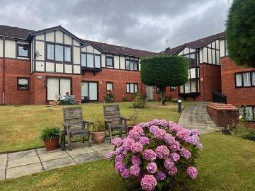 2 Bedroom Apartment Liverpool Merseyside 100987893