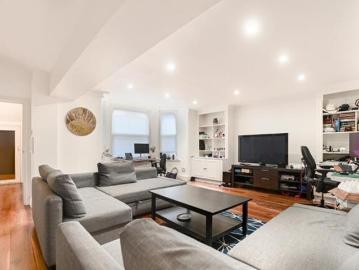2 Bedroom Apartment London Greater London LS98834348