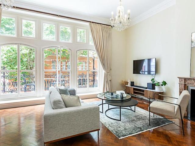 2 Bedroom Apartment London London 104364794