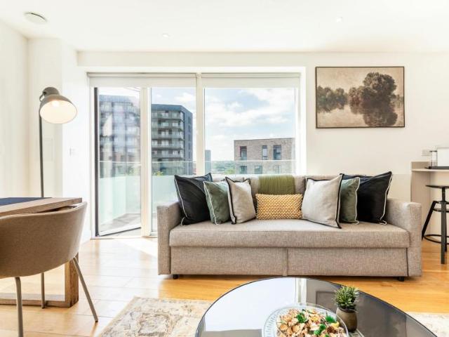 2 Bedroom Apartment London London 103396587