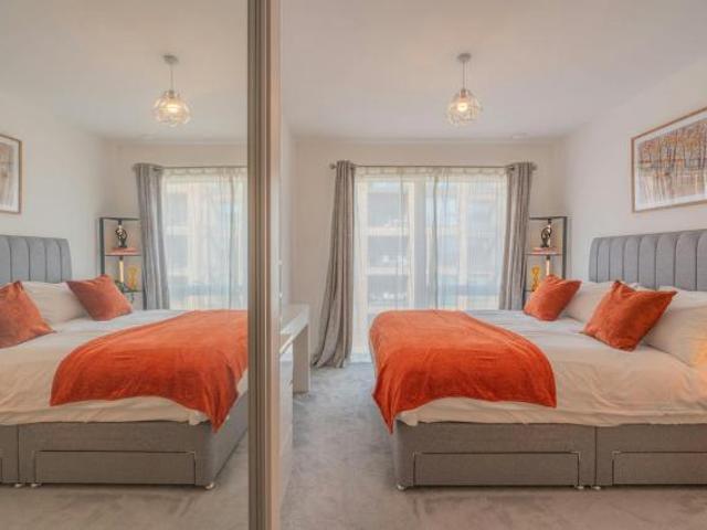 2 Bedroom Apartment London London 77060280