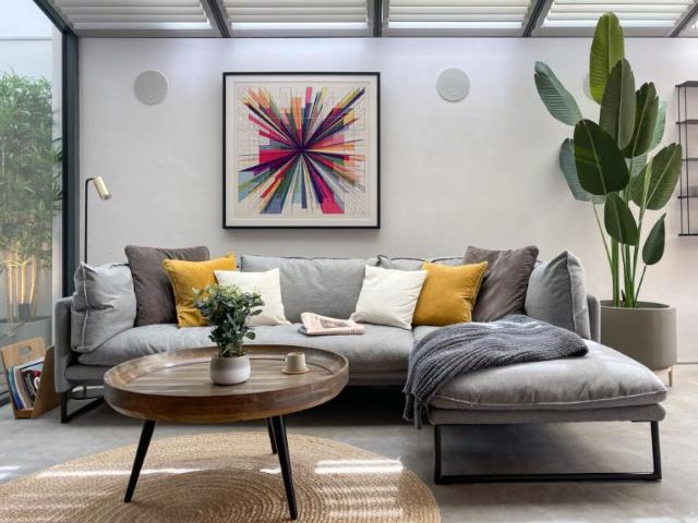 2 Bedroom Apartment London London 99388263