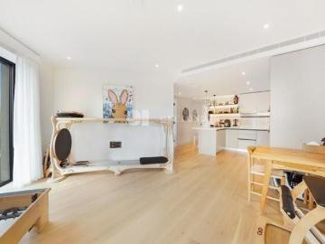 2 Bedroom Apartment Londres Greater London LS101316149
