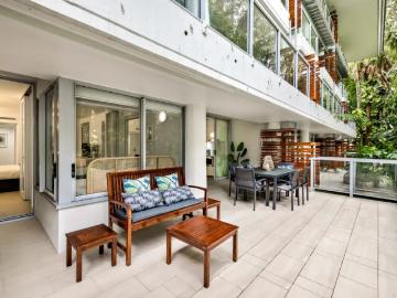 2 Bedroom Apartment Palm Cove QLD LS102311301