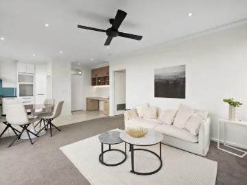 2 Bedroom Apartment Parkdale VIC 102439563
