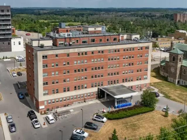 2 Bedroom Apartment Peterborough ON 104840837