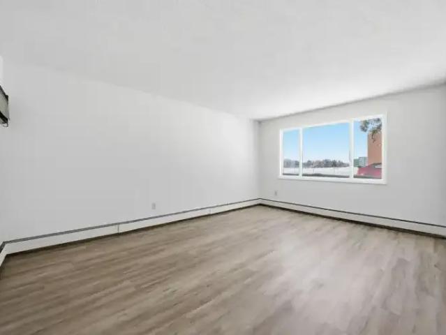 2 Bedroom Apartment Regina SK 103770127