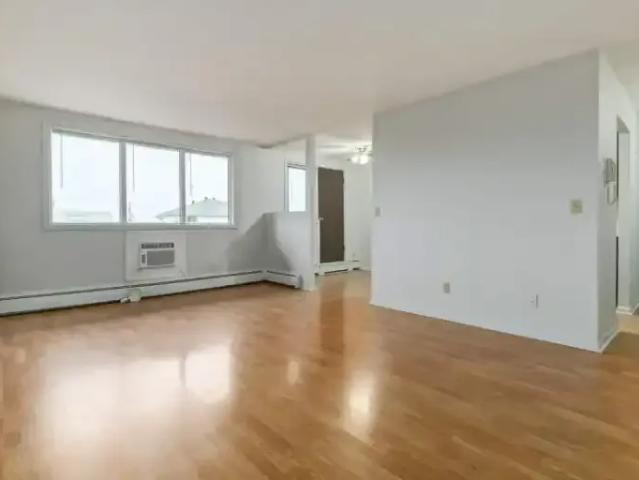 2 Bedroom Apartment Regina SK 105410203