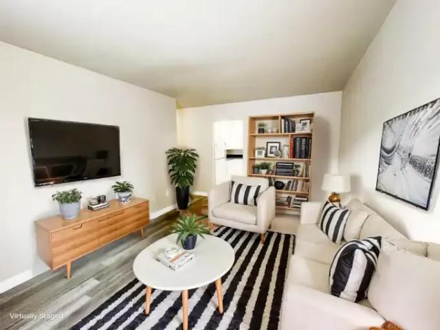 2 Bedroom Apartment Regina SK 105466397