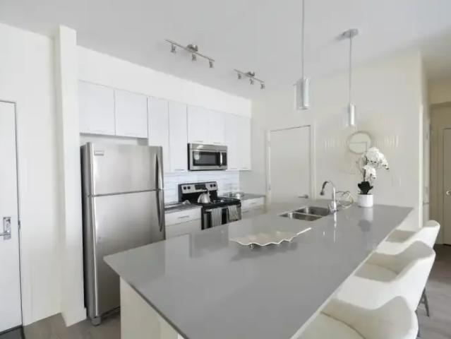 2 Bedroom Apartment Regina SK 105197963