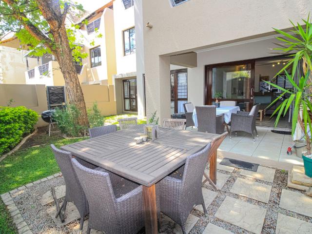 2 Bedroom Apartment Rented in Douglasdale