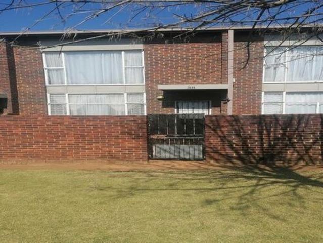2 Bedroom apartment rented in Groblerpark, Roodepoort